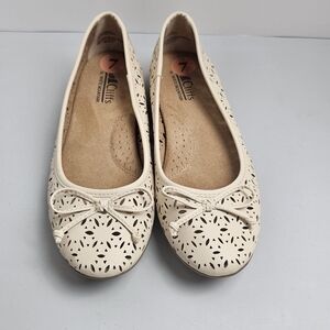 Cliff White‎ Mountain Cutout Ballet Flats Beige 7 NWOT Bow Dressy Casual Slip On